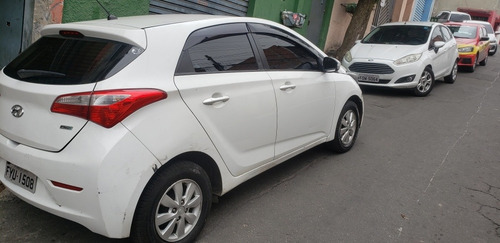 Imagem 3 de 12 de Hyundai Hb20 2014 1.0 Comfort Style Flex 5p