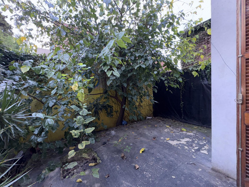 Departamento En Alquiler Con Patio, Bernal. Sin Expensas