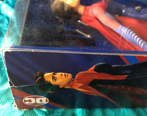 Barbie Signature Supergirl Flash (Usado)
