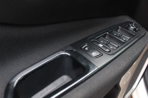 Imagem 8 de 13 de Jeep Renegade Longitude 1.8 4x2 (aut) (flex)