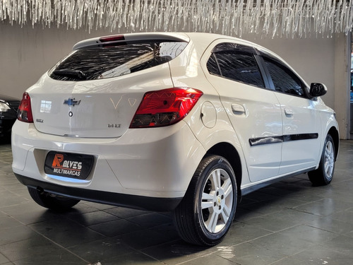 Chevrolet Onix 1.4 MPFI LT 8V FLEX 4P MANUAL