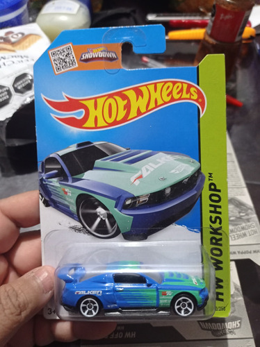 Hot Wheels 2014 Custom 12 Ford Mustang Falken Azul  3