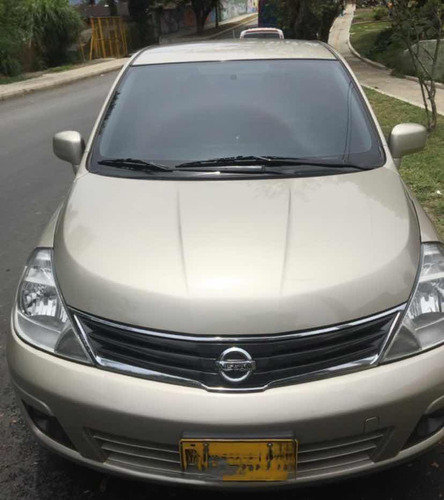 Nissan Tiida 1.8 Premium 5 p