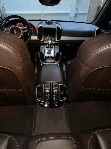 Porsche Cayenne 4.8 V8 Turbo S 5p