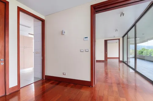 Vende Penthouse Vista Despejada Al Oriente
