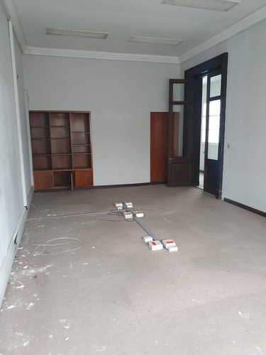 Imagen 18 de 30 de Edificio Entero En Piedras Esq Misiones