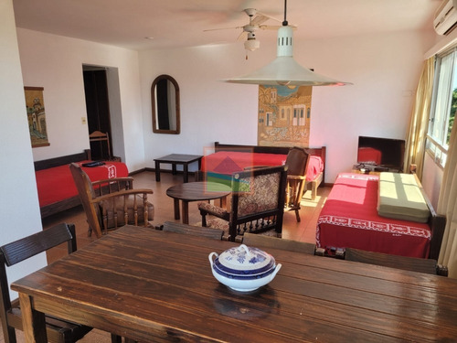 Imagen 2 de 22 de Apartamento De 2 Dormitorios Punta Del Este Avda.roosvelt