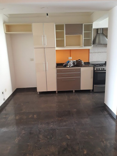 Imagen 5 de 13 de Departamento De 3 Amb Con Cochera Presidente Peron 900