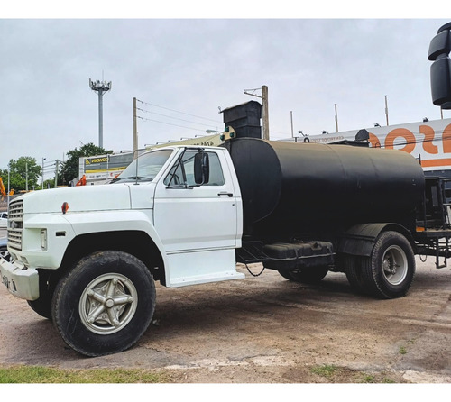 Camión Ford Regador Asfalto F-700 D