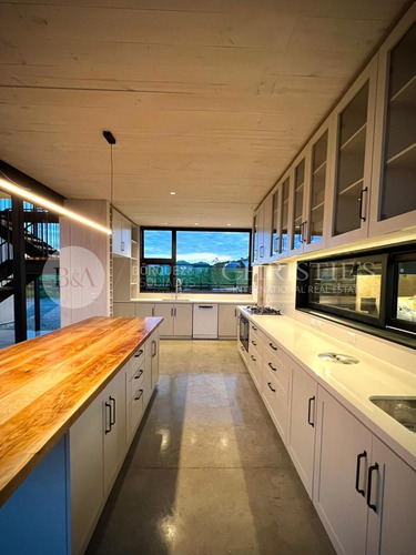 Imagen 5 de 24 de 21839 - Luminosa Y Moderna Casa Nueva