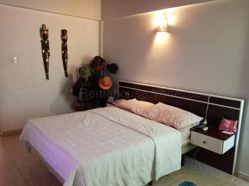 Imagen 14 de 30 de Townhouse En Venta Amplio Comodo Con Patio Interno Ubicado En Zona De Gran Revalorización Y Espacios Para El Esparcimiento Familiar Tazajal Naguanagua