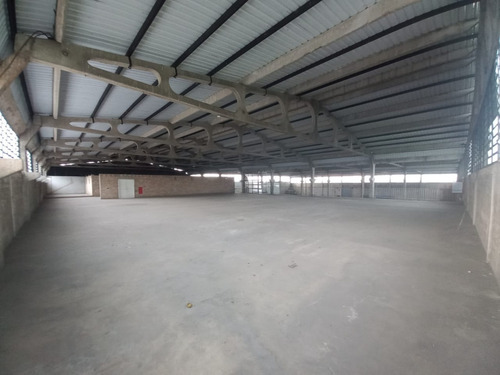 Imagen 6 de 12 de Galpón En Zona Industrial. Vende O Alquila Crismelia Castillo.