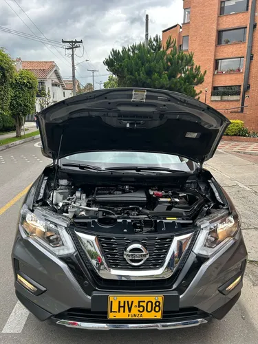 Nissan Xtrail T-32 exclusive 2.5 AT 4x2 7 puestos