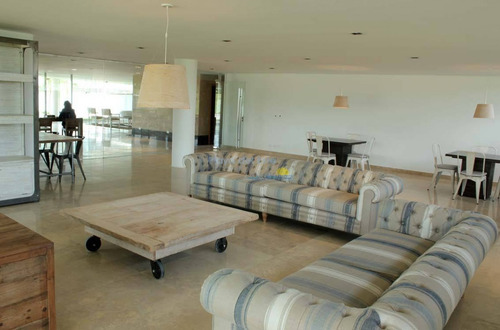 Excelente Casa En Complejo Con Todos Los Servicios Y Seguridad, Cerca De La Barra- Ref: 11536