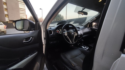 Imagen 5 de 18 de Nissan Np300 Le 4wd Dsl Aut 2017
