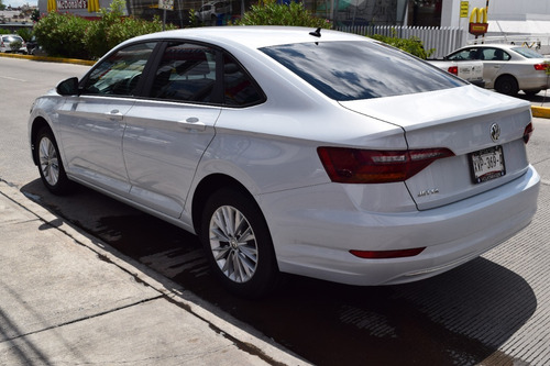 Imagen 6 de 8 de Jetta Confortline 2019 Blanco