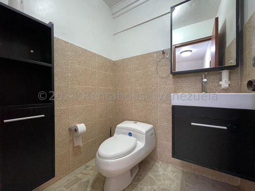 Townhouse En Venta, Los Chorros #24-19238