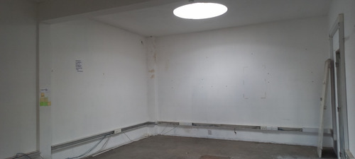Excelente Galpon De 2200 M2 En Plena Zona Industrial
