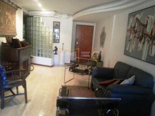 Imagen 6 de 19 de Mk Inmobiliaria Vende Precioso Townhouse En Los Naranjos El Hatillo / Manuel 04122064254