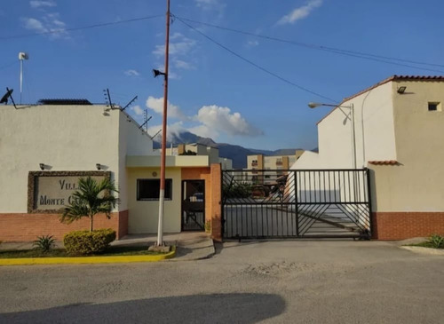Imagen 11 de 13 de Casa En Res. Villa Monte Carmelo, Lemc-435