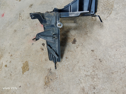 Base Bateria Yaris 2013 (Usado)