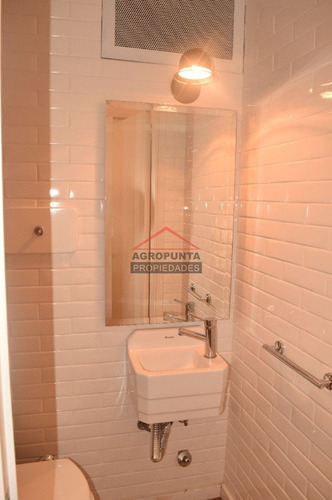 Apartamento En Peninsula, 2 Dormitorios *- Ref: 3013