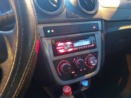 Volkswagen Saveiro 2011 1.6 Ce 101cv Pack Electr. + Seg.