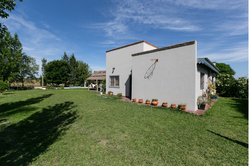 Venta/permuta Casa Quinta 4 Ambientes Con Pileta
