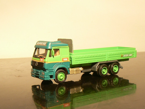 Camion Mercedes Benz Escala 1/70 Aprox