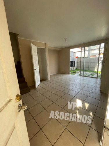 Prop Adjudica En Remate Casa De 3 Pisos Con 3 Dorm Y 3 Baños