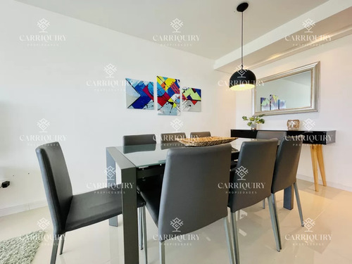 Apartamento De 2 Dormitorios Y Dependencia En Playa Brava - Punta Del Este