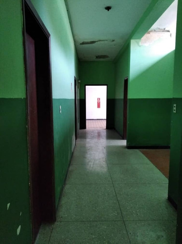 Imagen 7 de 13 de Hotel En Funcionamiento Para Remodelar, Centro De Barquisimeto, Wm