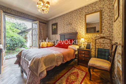 Casa Estilo Inglés Con Encanto Y Potencial