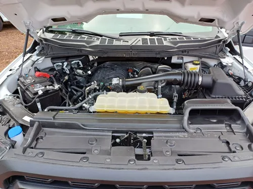 Ford F-150 3.3 XL Doble Cabina V6 4x2 At