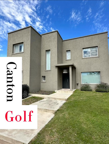 Excelente Casa En Venta Con Piscina Con Vista Al Golf (barrio Cantón Golf)