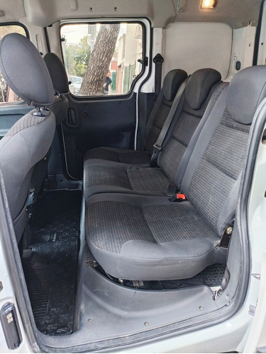 Imagen 18 de 24 de Peugeot Partner 2015 1.6 Hdi Furgon 5as Doble Puerta Lateral