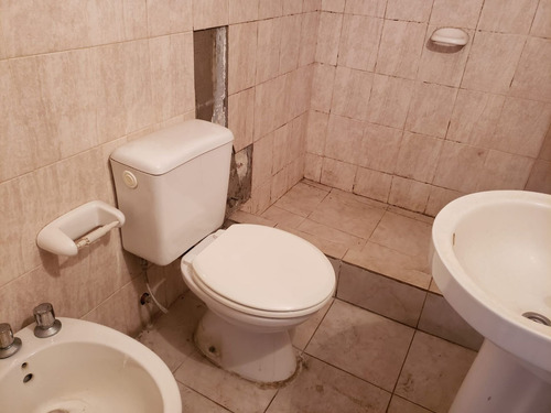 Imagen 5 de 23 de 2 Amb Venta Castelar C/patio - Entra. Independient