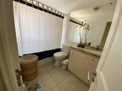Casa En Venta De 4 Dorm. En La Florida