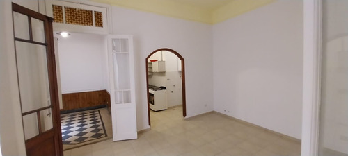 Imagen 2 de 16 de Departamento En Alquiler De 2 Dormitorios En Parque Patricios