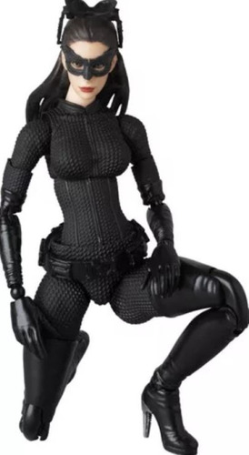 Figura De Acción Muñeco Gatubela Selina Kyle Mafex 009