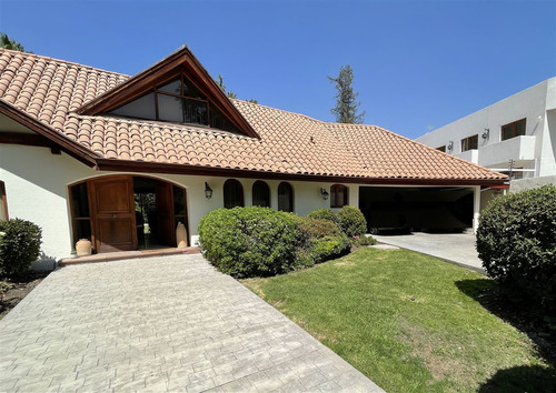 Casa En Venta De 4 Dorm. En Lo Barnechea Jardin Dehesa