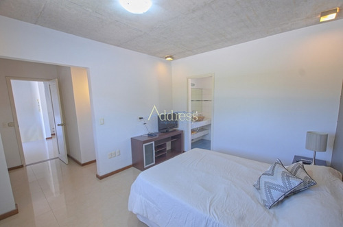 Casa En Rincon Del Indio En Venta- Ref: 2992