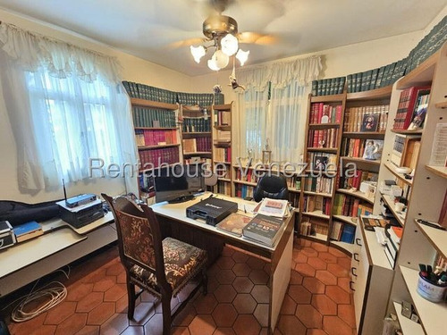 Tg Estupenda Casa En Venta En San Luis, Calle Cerrada 25-18596 Ys