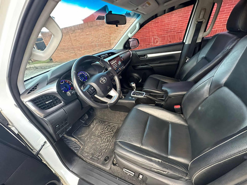 Imagen 6 de 11 de Toyota Hilux Srv