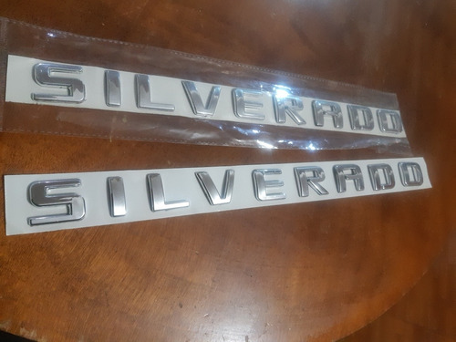 Imagen 2 de 2 de Emblema Palabra Silverado