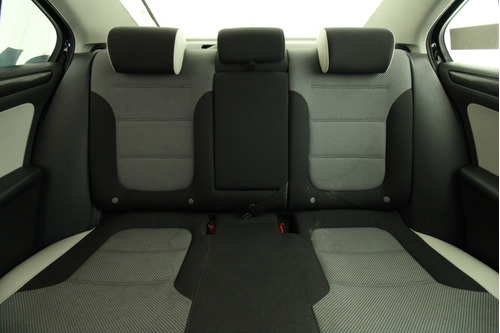 Volkswagen Jetta 2.0 Live Mt