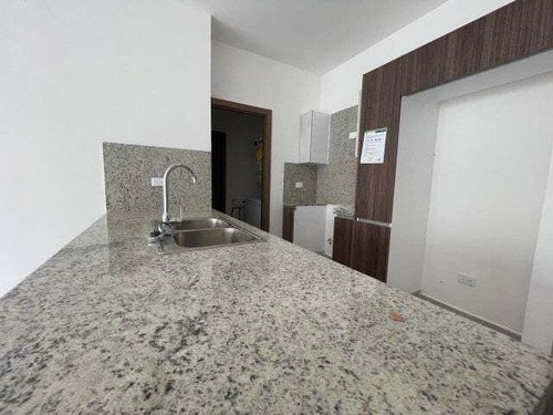 Venta De Apartamento De 2 Habitaciones En La Esperilla
