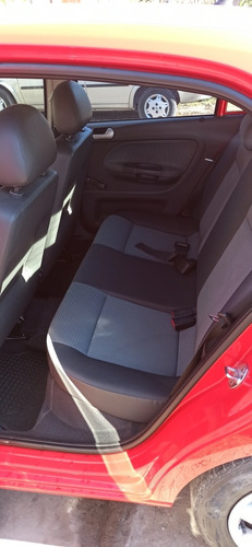 Imagen 8 de 10 de Volkswagen Gol Trend 2011 1.6 Pack I Plus 101cv