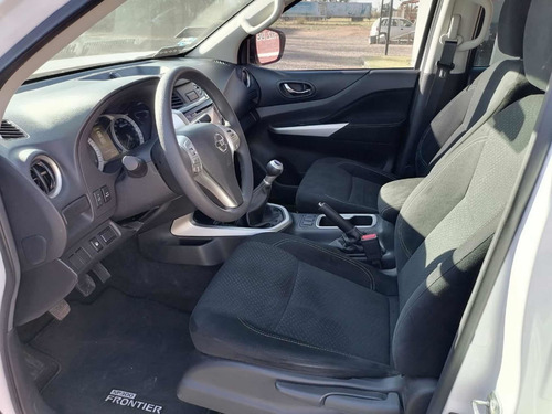 Imagen 9 de 14 de Nissan Np300 Frontier 2018 2.5 Le Aa Mt