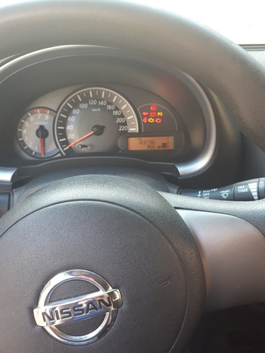 Nissan March 2013 1.0 S 5p